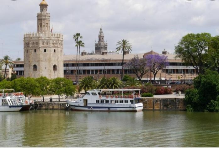 Apartamento Acogedor Junto A Calle Betis, Triana-Los Remedios เซบีญา ภายนอก รูปภาพ