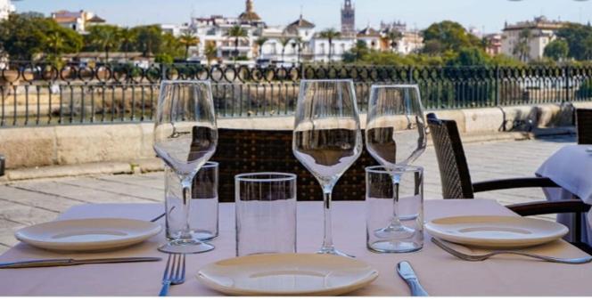 Apartamento Acogedor Junto A Calle Betis, Triana-Los Remedios เซบีญา ภายนอก รูปภาพ